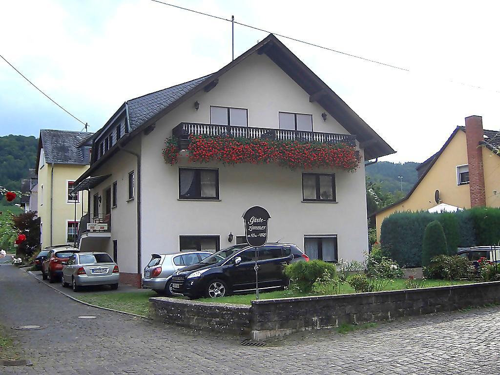 Mosel-Gaestehaus Kirch Ernst Exterior foto